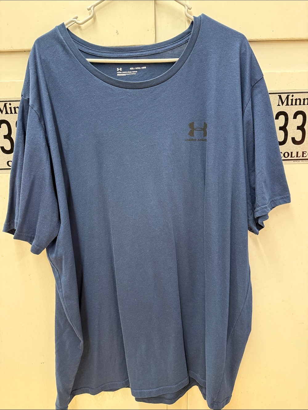 Under Armour Men’s Navy Blue Short Sleeve Performance Tee